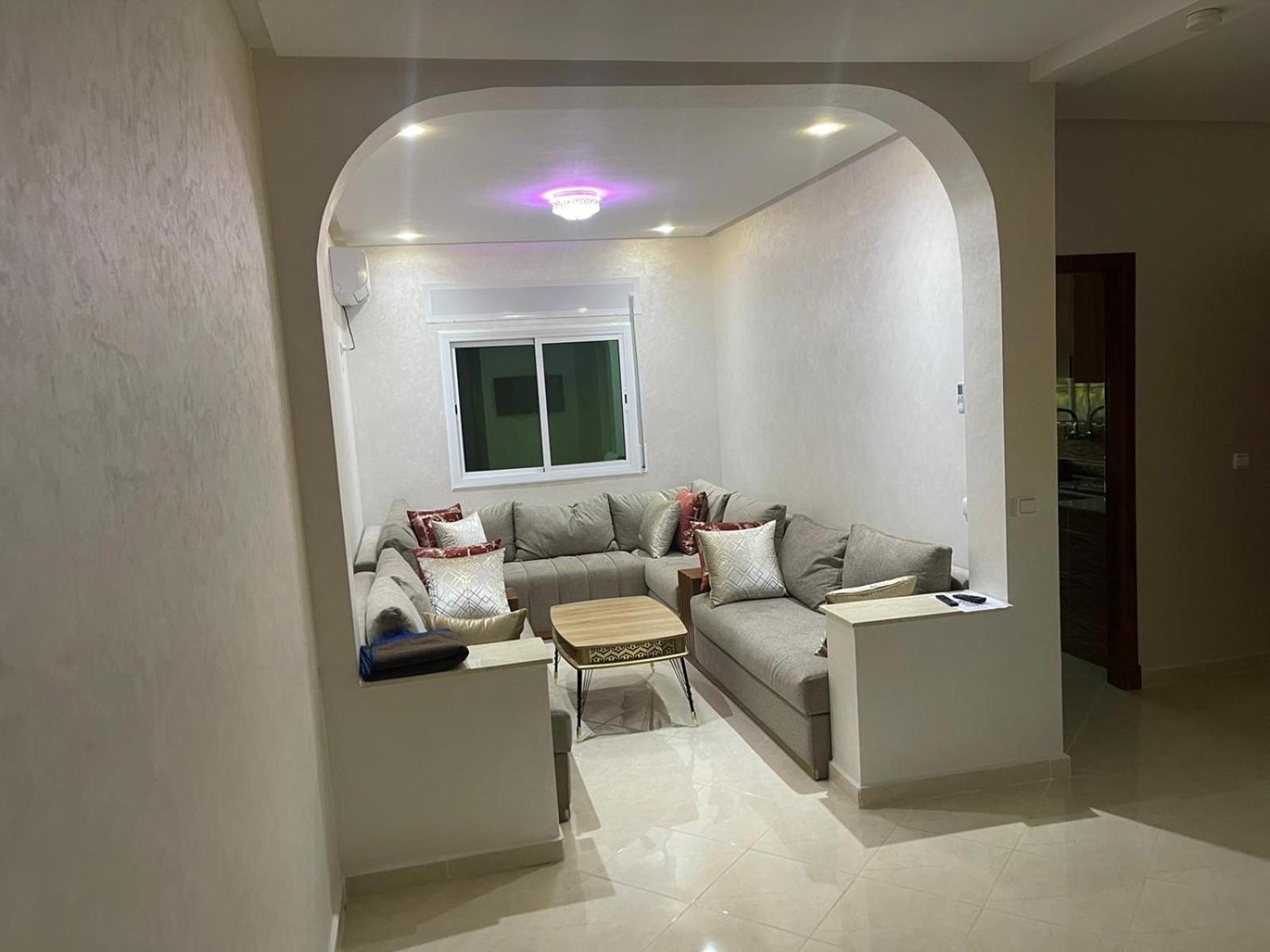 Jada Gzenaya Apartment Tangier Bagian luar foto